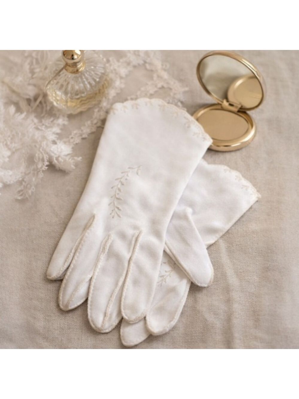Vintage 50s New York Glove Company “Duchess” White Gloves Small